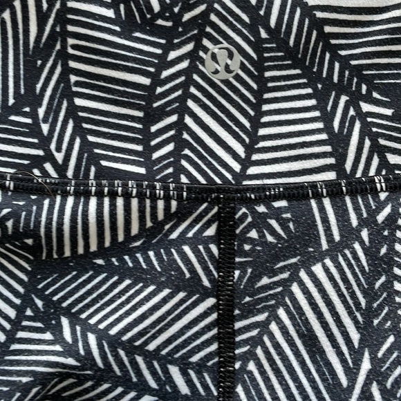 Sz8 Lululemon Wunder Under Pant in Banana Leaf White Black VGUC - Picture 12 of 15